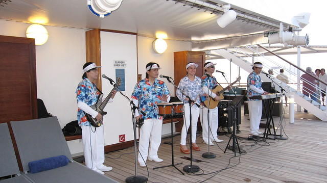 Jamming to the sounds of the Gauguines